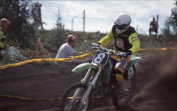 Antti ja sora lentää Kawa